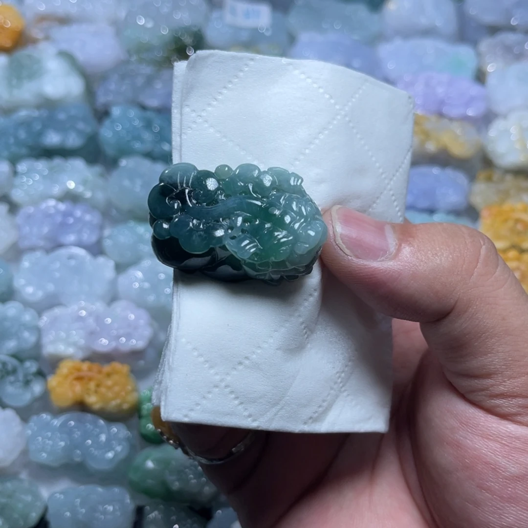 颈饰未镶嵌翡翠天然