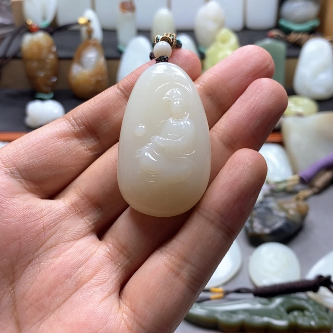 和田玉未镶嵌颈饰真**呐