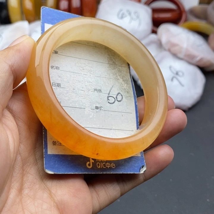 石英质玉未镶嵌手镯