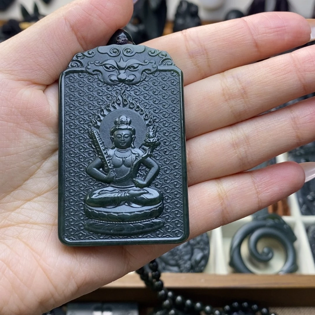 迟***福和田玉未镶嵌颈饰