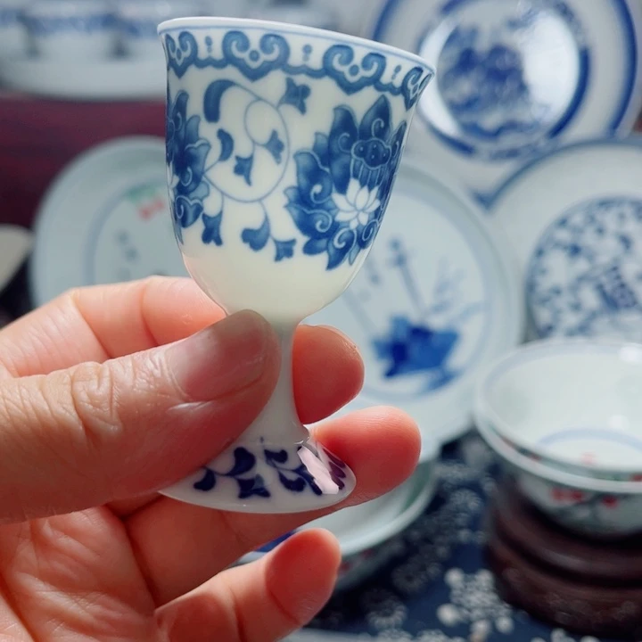 青花玲珑缠枝莲高脚杯