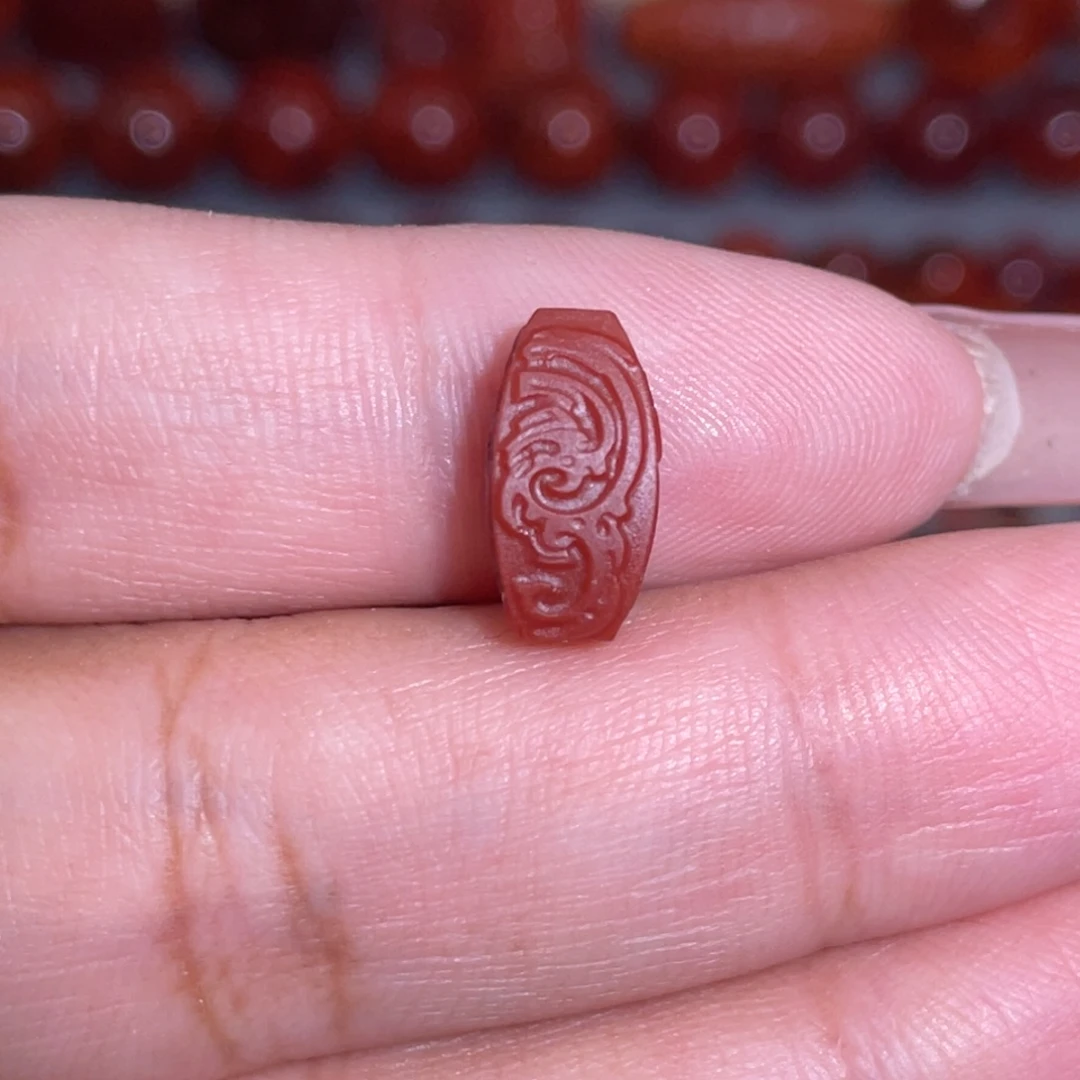 南红玛瑙未镶嵌仿古龙四方筒珠