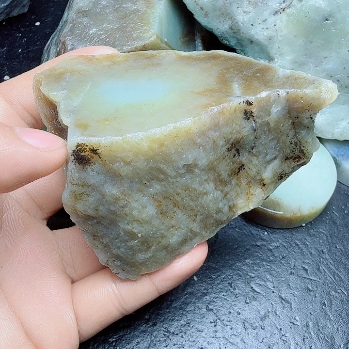 未镶嵌和田玉（糖玉）珠宝奇石