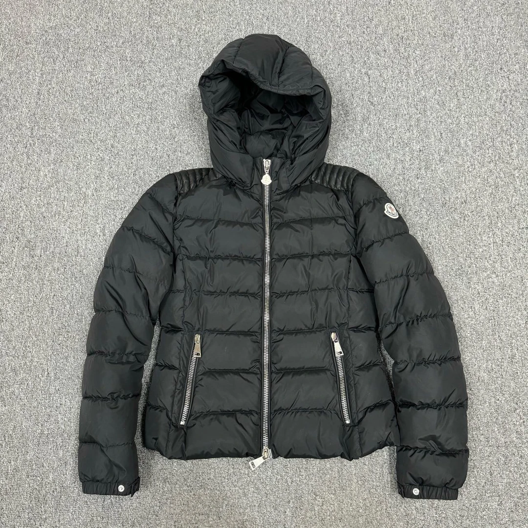 11594443 Moncler蒙口 黑色袖标系列羽绒服外套 2码98新