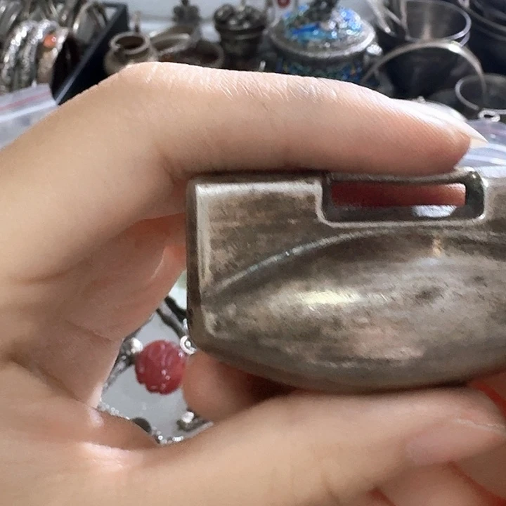 嘉***齋非金属足银锁包一个