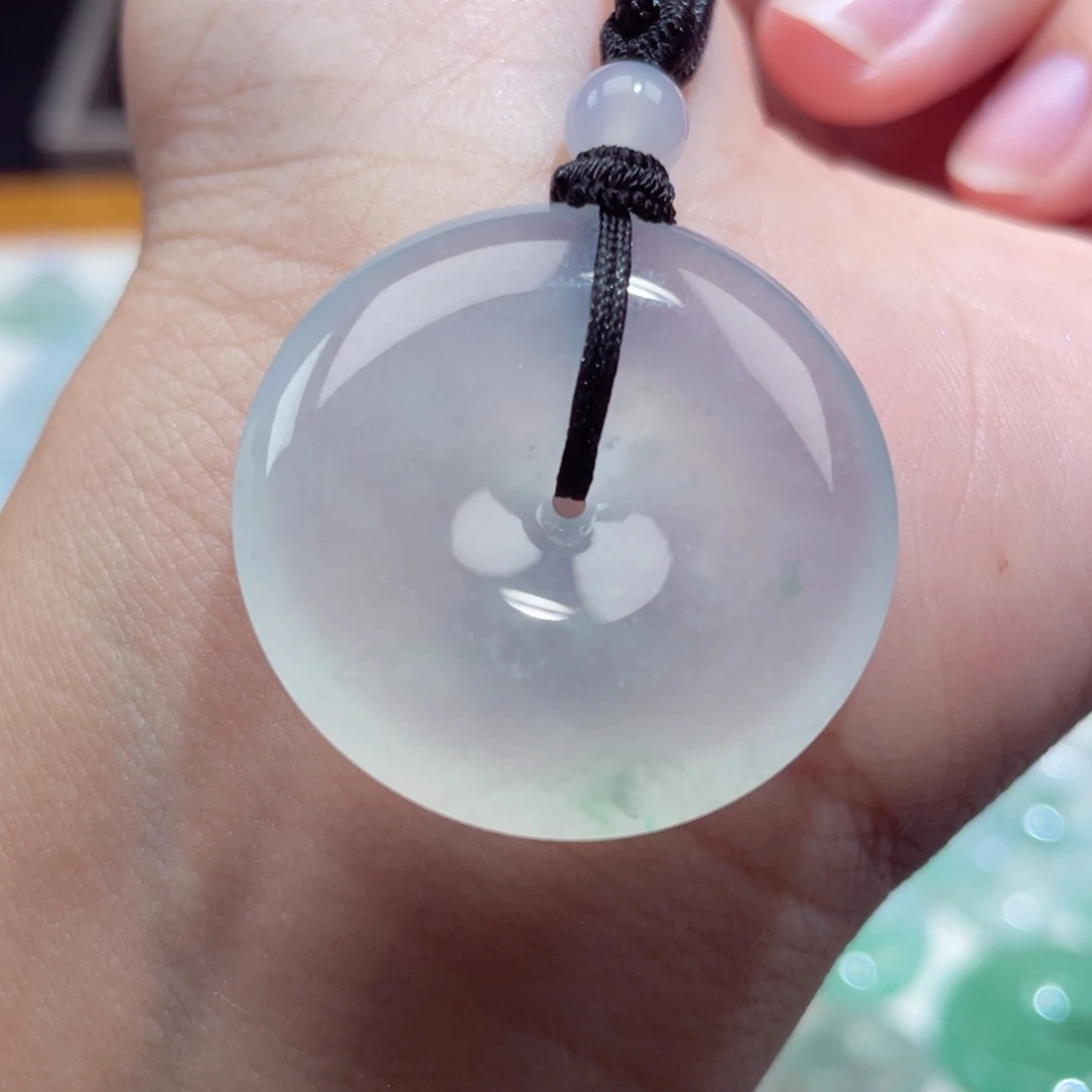 颈饰未镶嵌翡翠平安扣