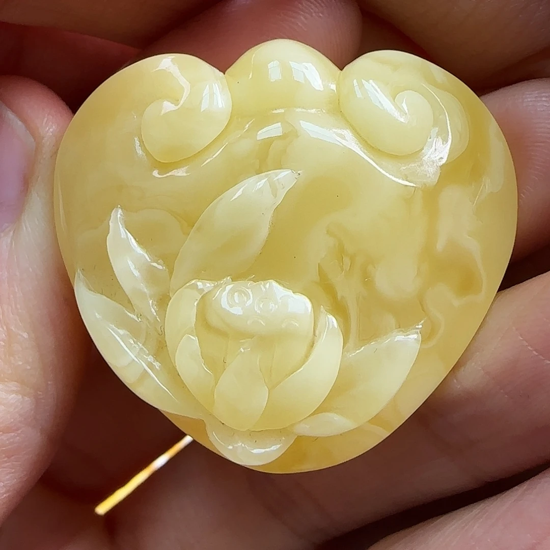 蜜蜡未镶嵌珠宝奇石