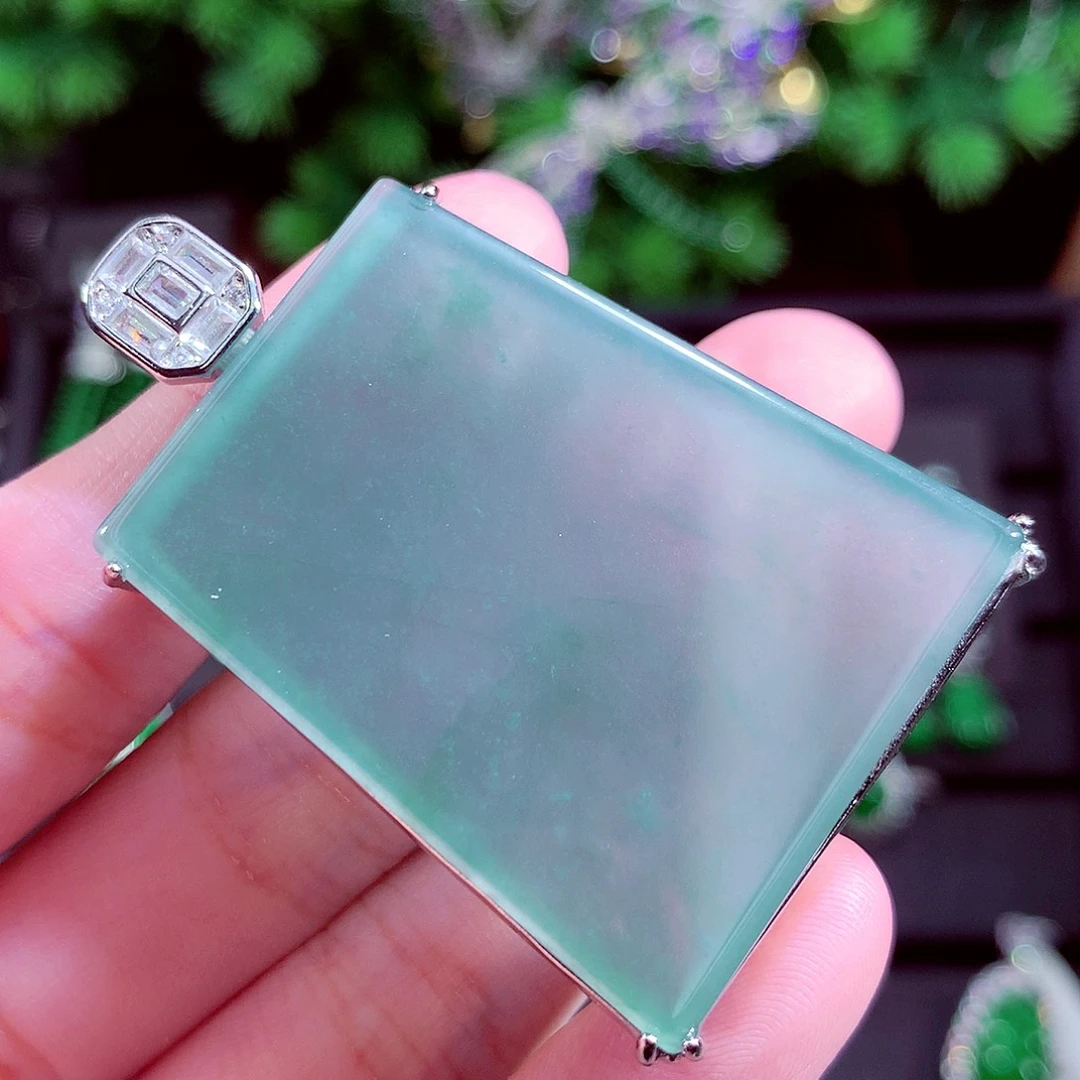 颈饰未镶嵌翡翠天然