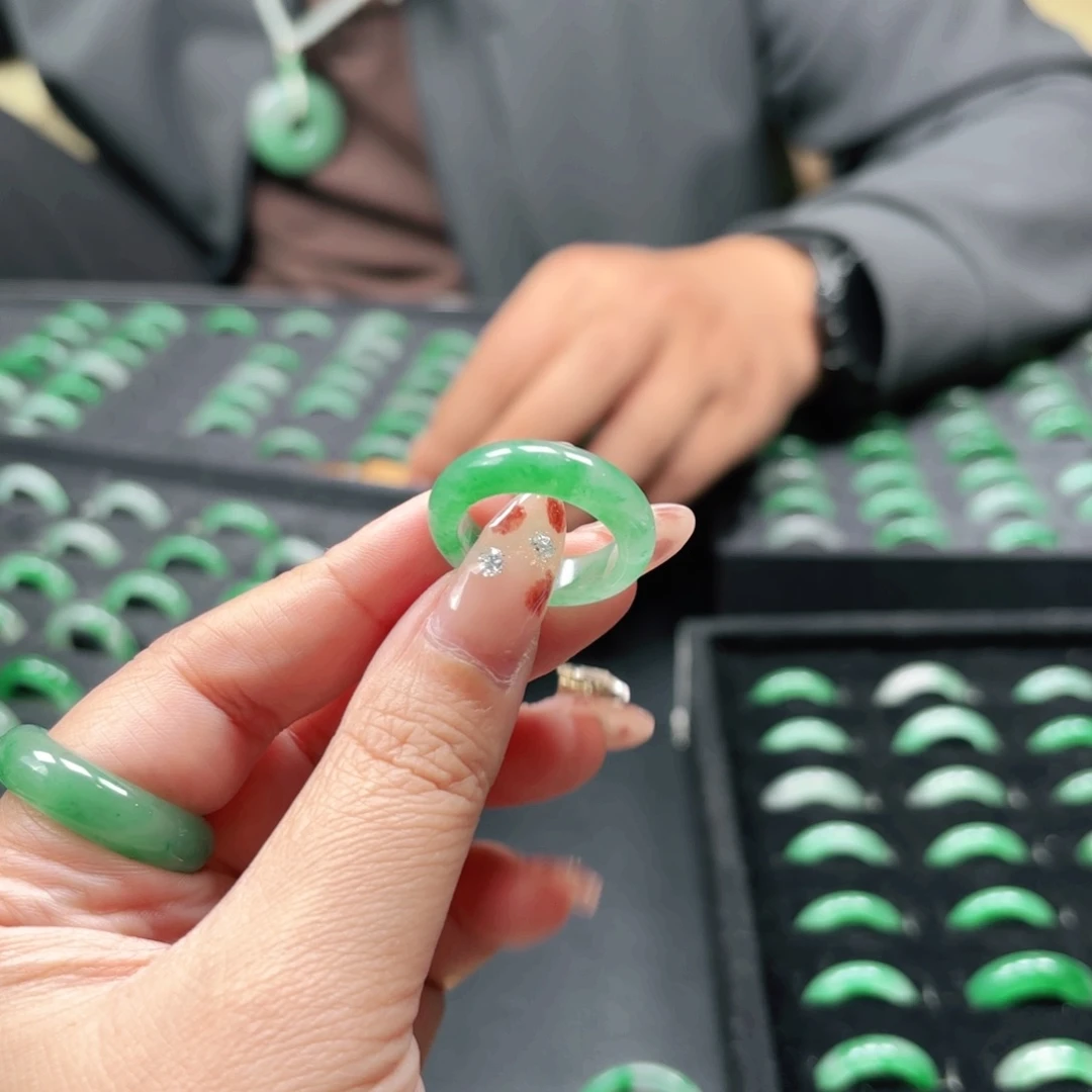 石英质玉未镶嵌戒指