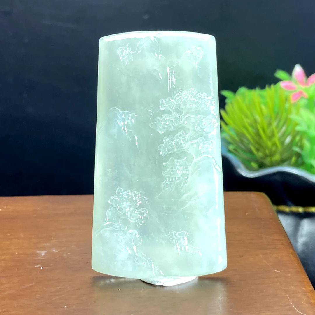 RX11天然缅甸A货翡翠淡绿冰胶山水/003845/北京中保拍卖