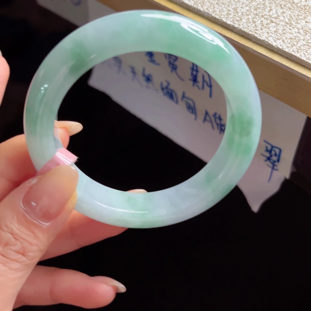翡翠未镶嵌手镯手镯