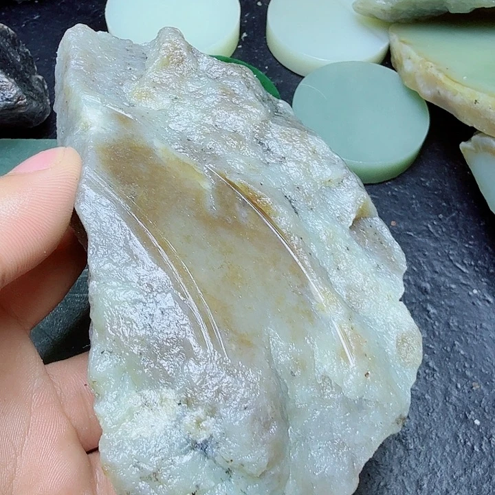 和田玉（糖玉）未镶嵌珠宝奇石