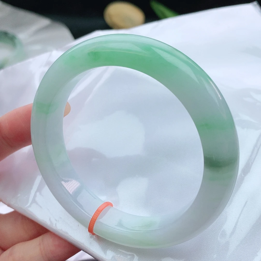 翡翠手镯未镶嵌56圈口0329011