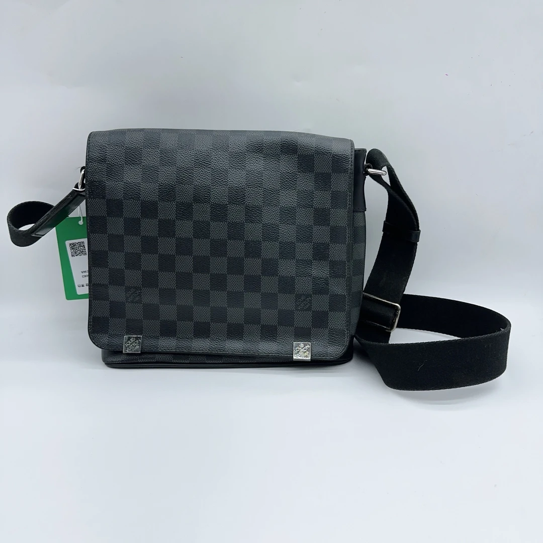 95新 LouisVuitton/路易威登   黑色棋盘格斜挎包 1564 8063