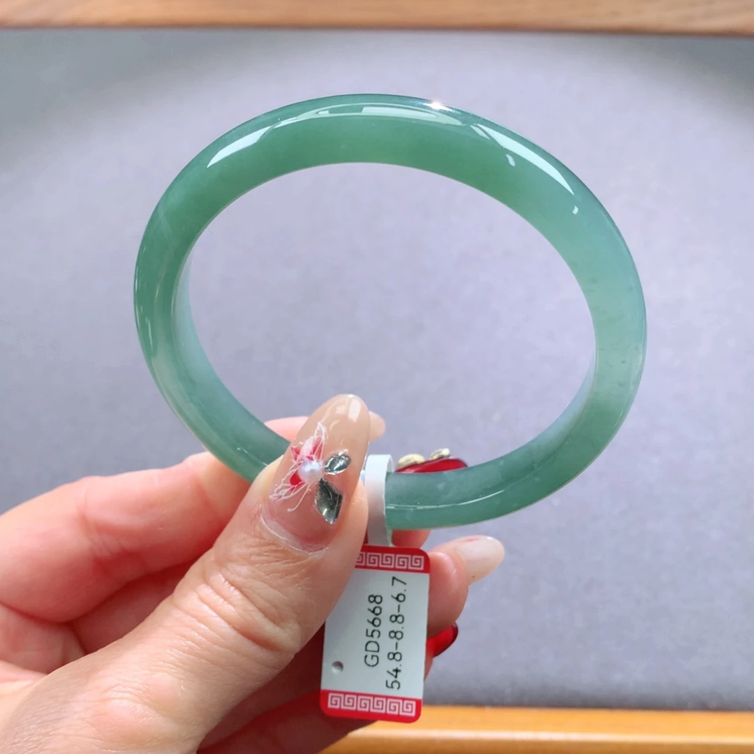 翡翠手镯未镶嵌天然翡翠手镯叮当镯