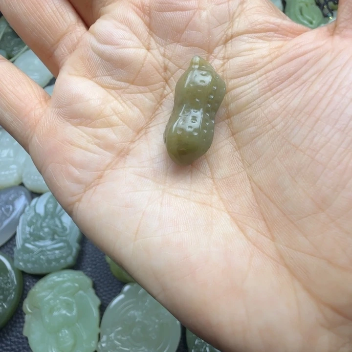 和田玉未镶嵌珠宝奇石