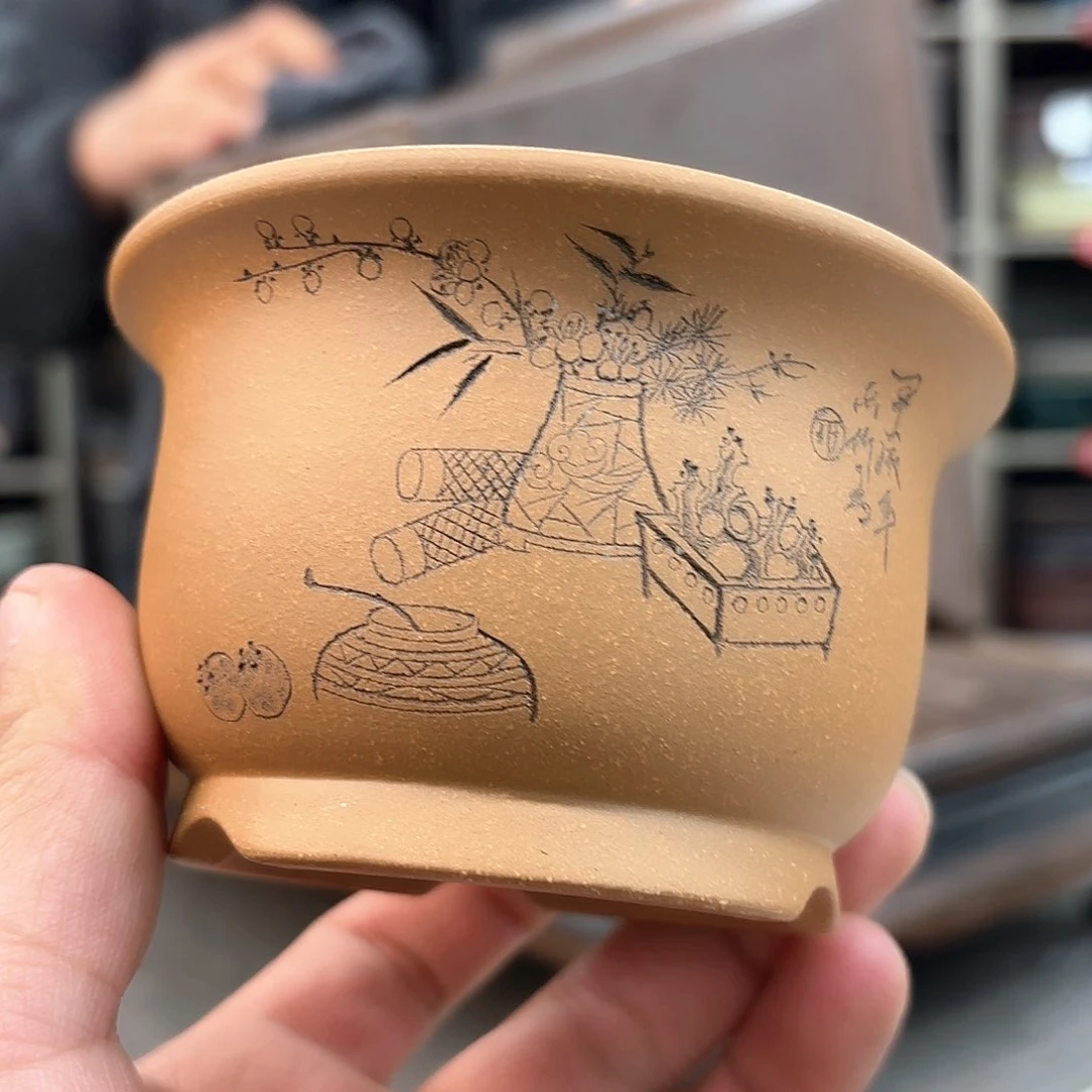 紫砂花盆紫砂的颜色很漂亮