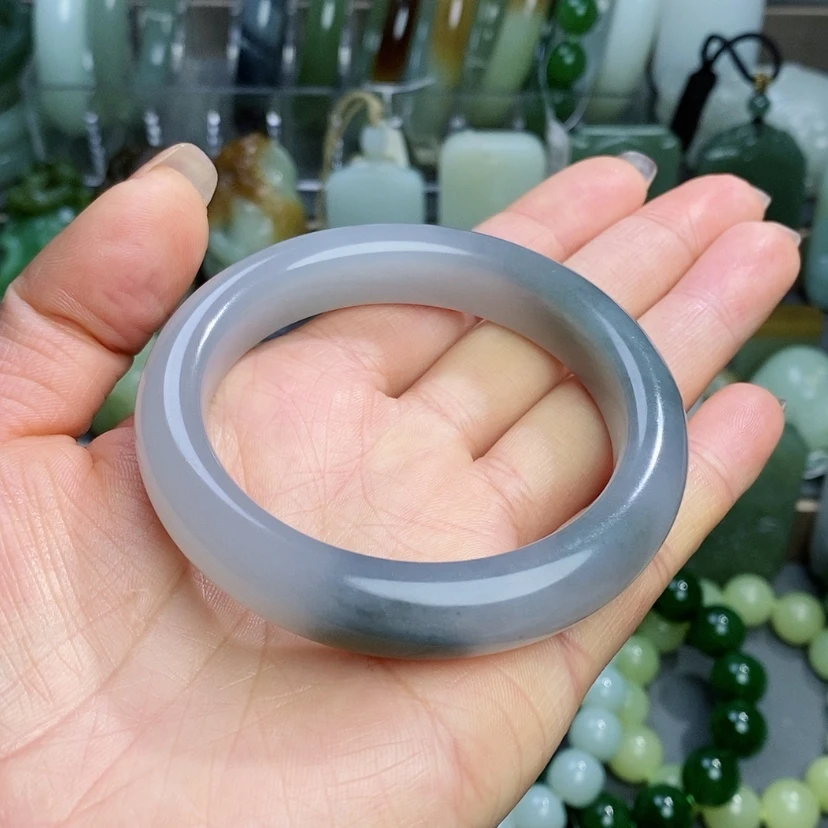 【闪购商品】未镶嵌手镯和田玉萌**女