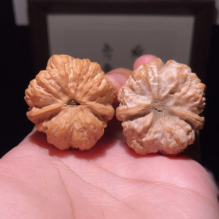 天***手把件核桃蛤蟆头