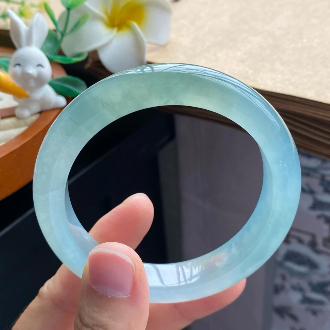 天然翡翠手镯12.24批冰透晴黄果冻镯12207号57-12.3-9 它的色彩是