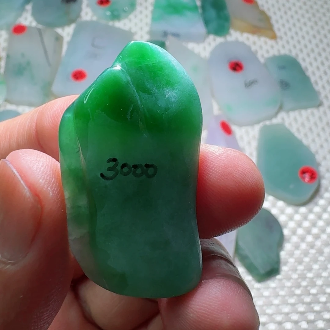 翡翠未镶嵌颈饰98698698698698