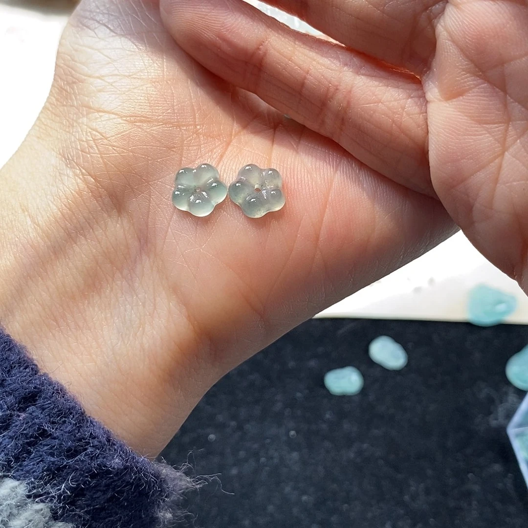 翡翠颈饰未镶嵌温****u花