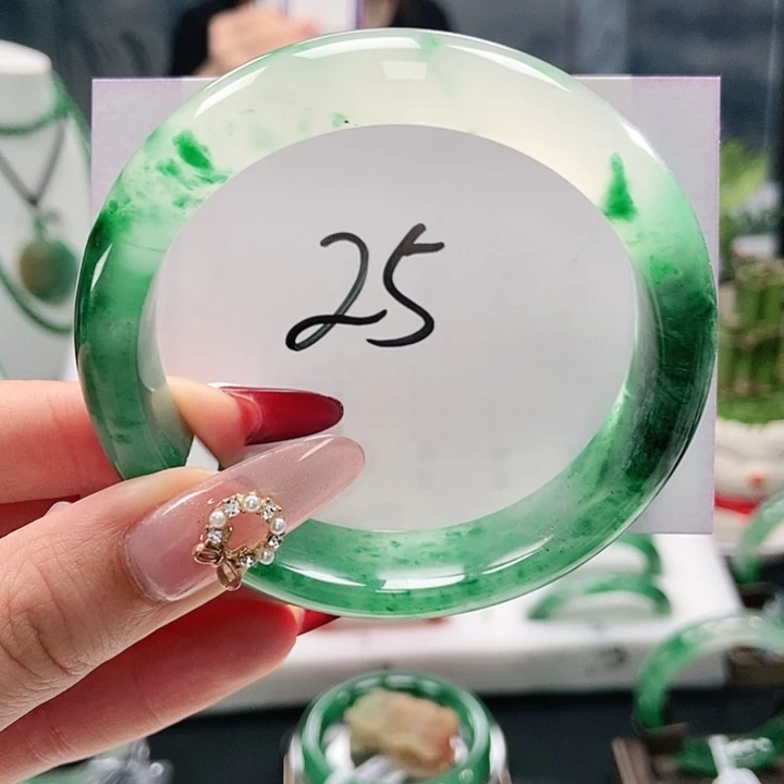 石英质玉手镯未镶嵌天然A货非洲翠手镯