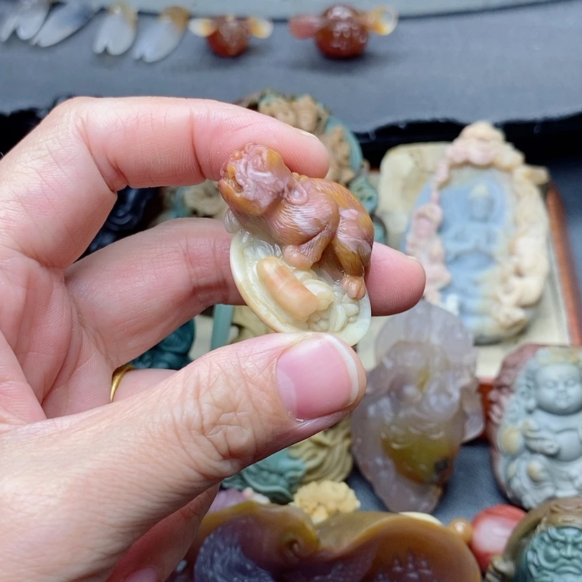 【闪购商品】定制石英质玉吊坠未镶嵌