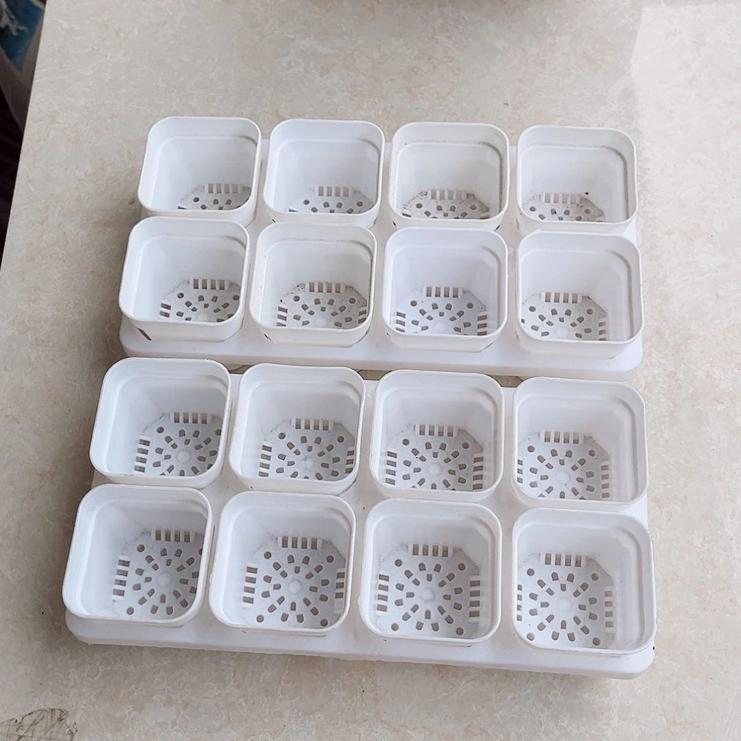 塑料福利款5.3白方盆16个带2拖架