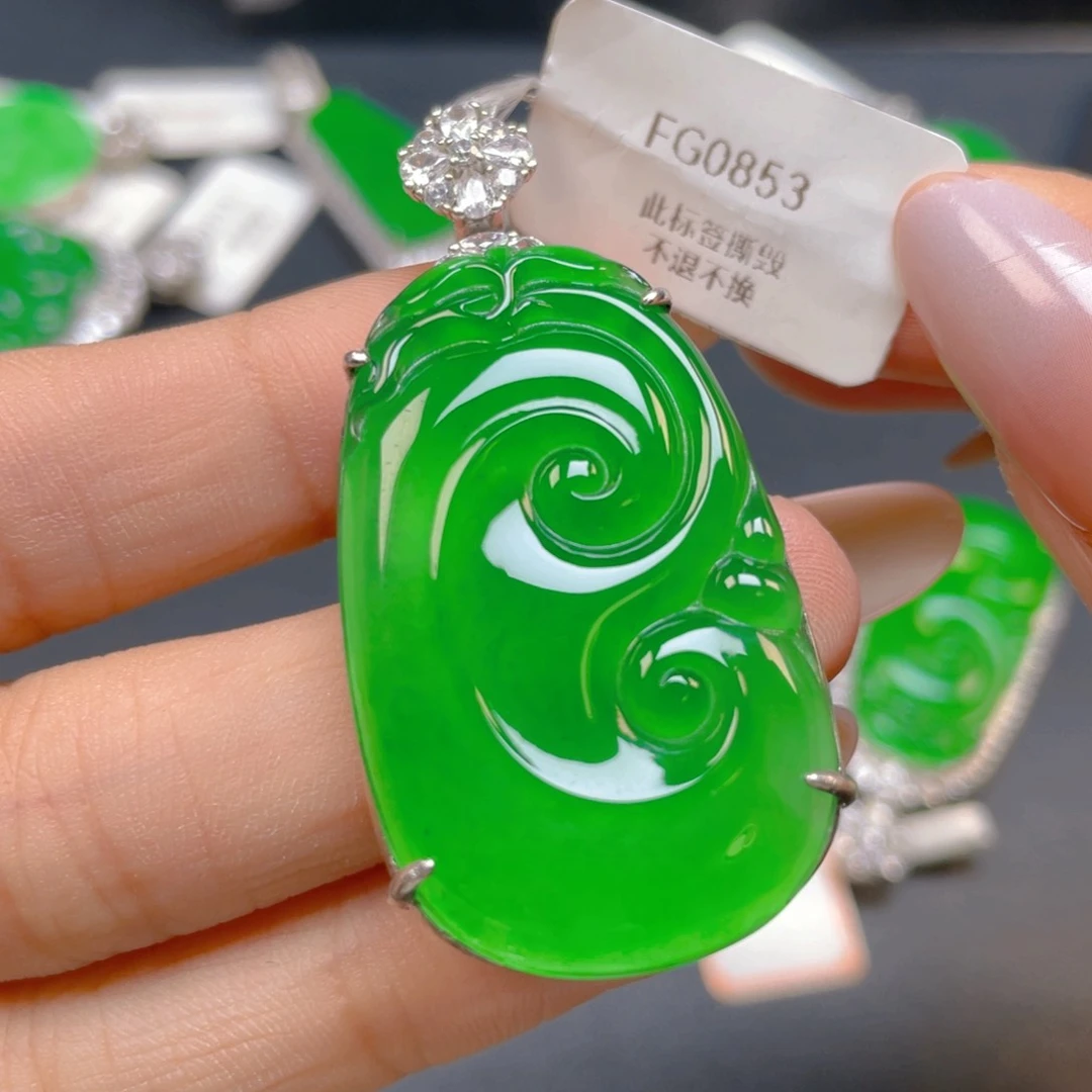 【闪购商品】颈饰银S925镶嵌翡翠翡翠