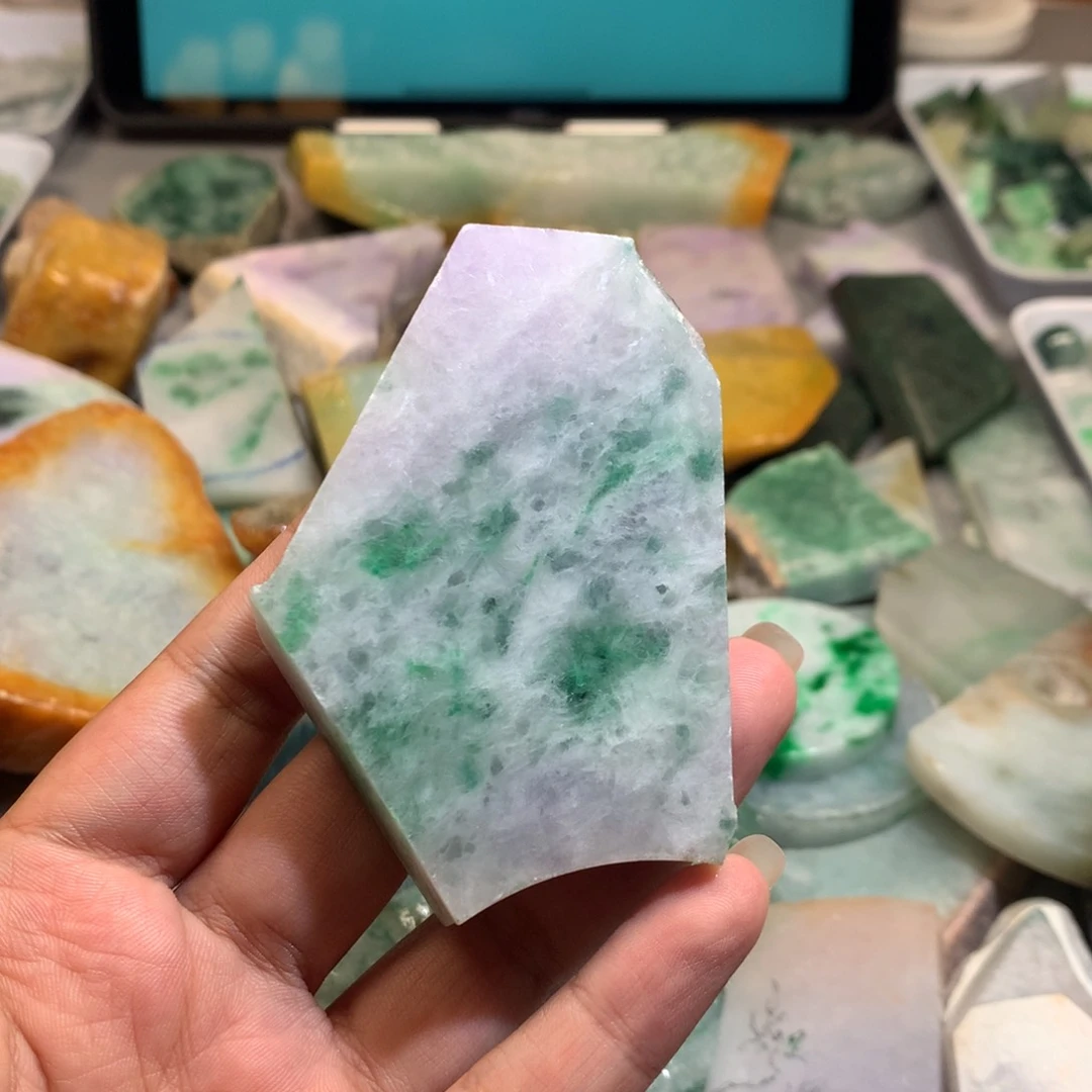 打***三翡翠未镶嵌颈饰翡翠