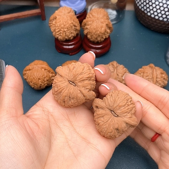 文玩核桃把件41泥鳅背