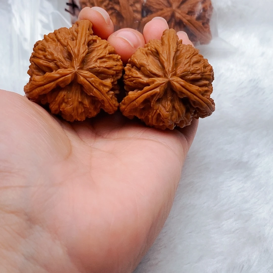 木***雕文玩核桃吊坠三棱