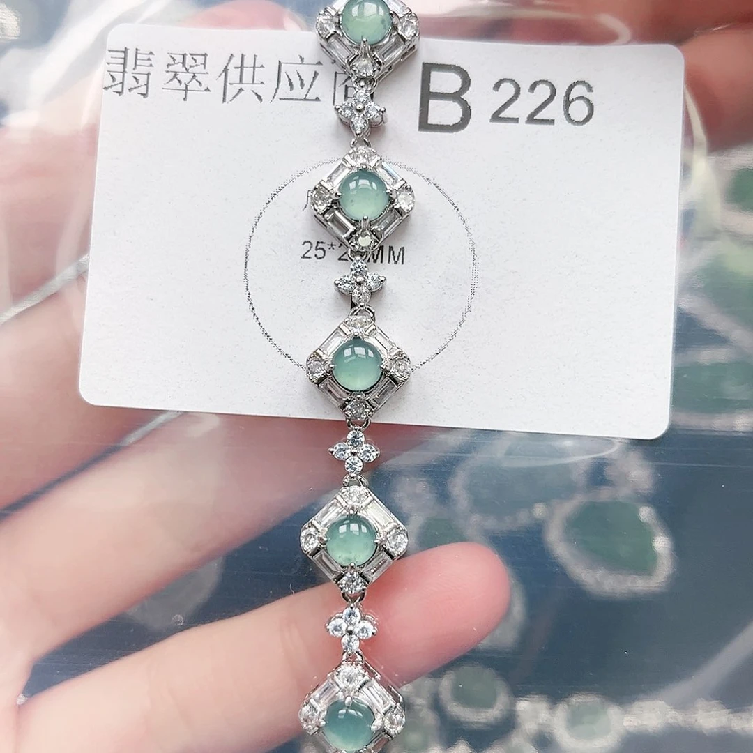 翡翠颈饰未镶嵌翡翠226