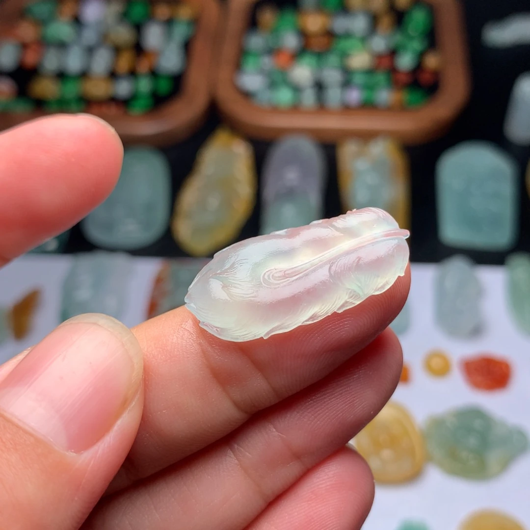 定制翡翠未镶嵌羽毛