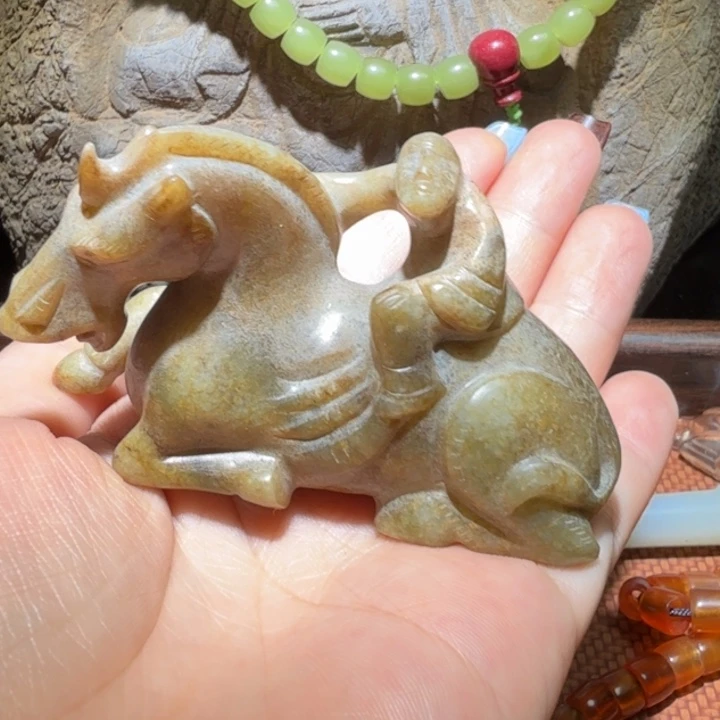 睢***心颈饰未镶嵌和田玉（糖玉）