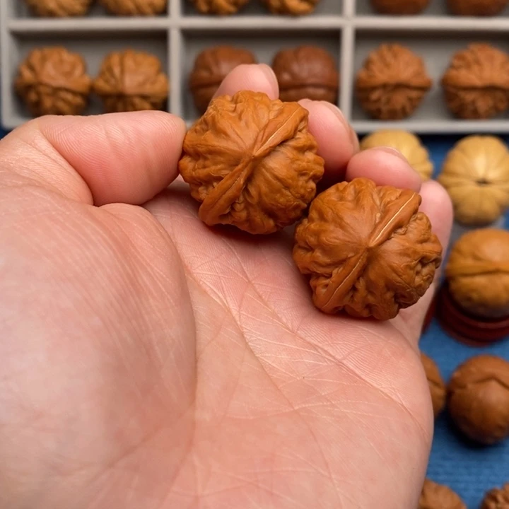 文玩核桃把件铁石