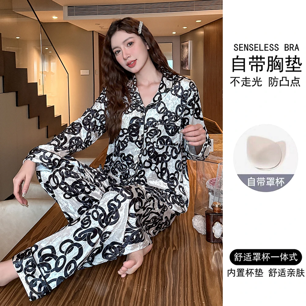 带胸垫2025年新款金丝绒睡衣女春秋季长袖可爱卡通秋冬家居服套装