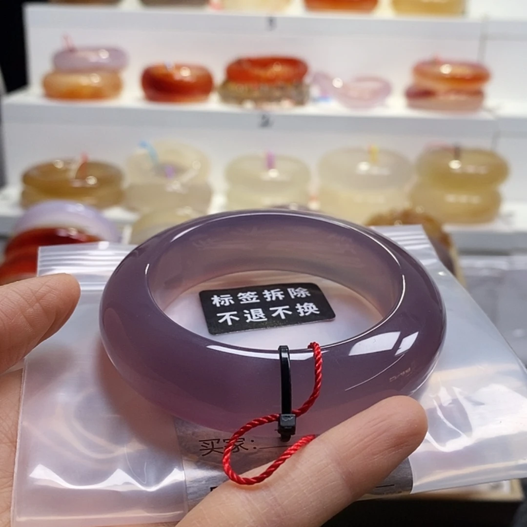 悠***然玛瑙/玉髓未镶嵌手镯