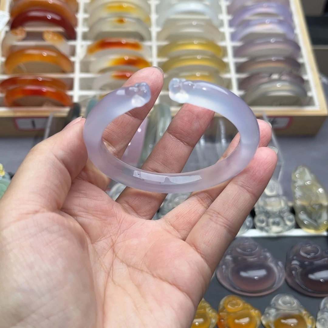 玛瑙/玉髓手镯未镶嵌是****茶