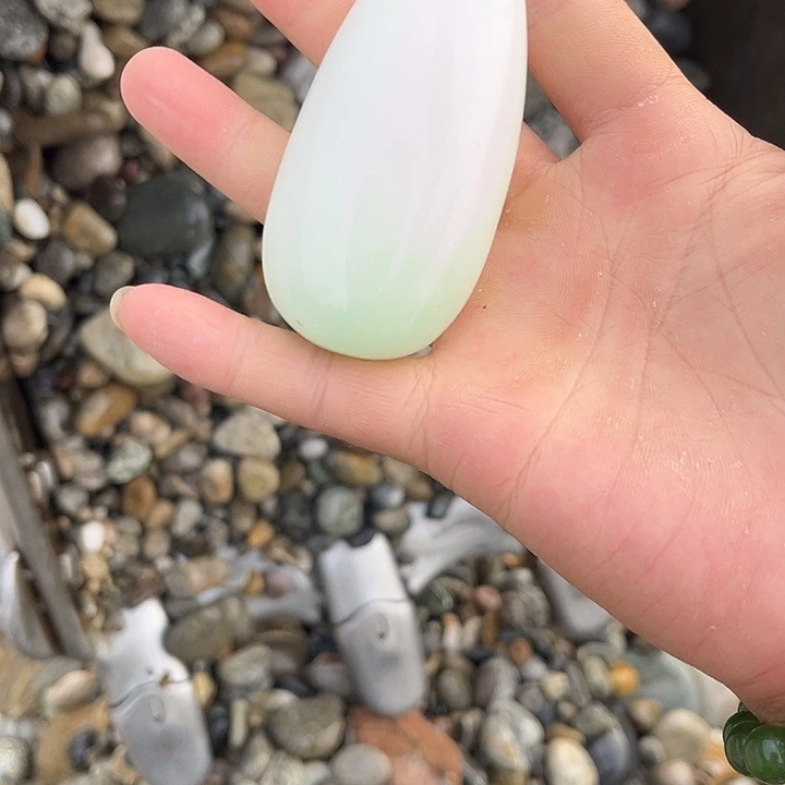 和田玉（糖玉）未镶嵌挂件