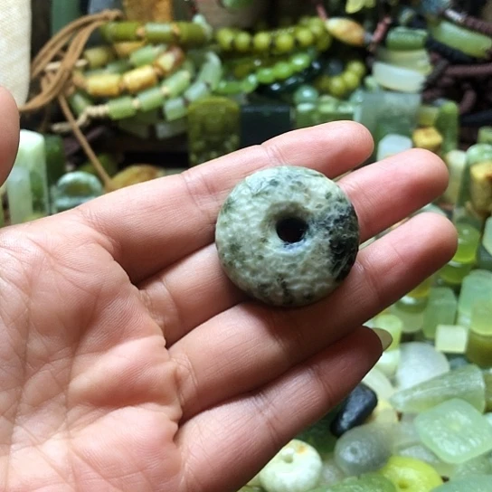 未镶嵌岫玉吊坠岫