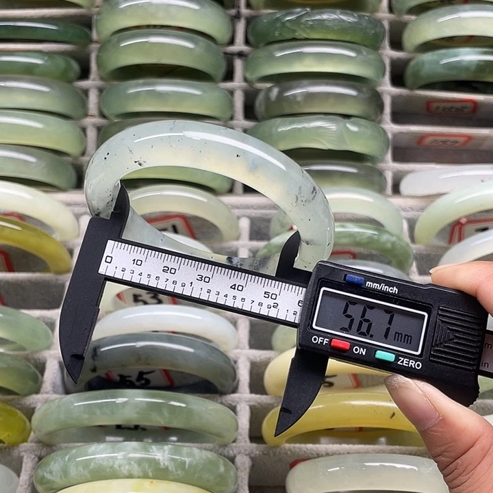 未镶嵌蛇纹石玉手镯43