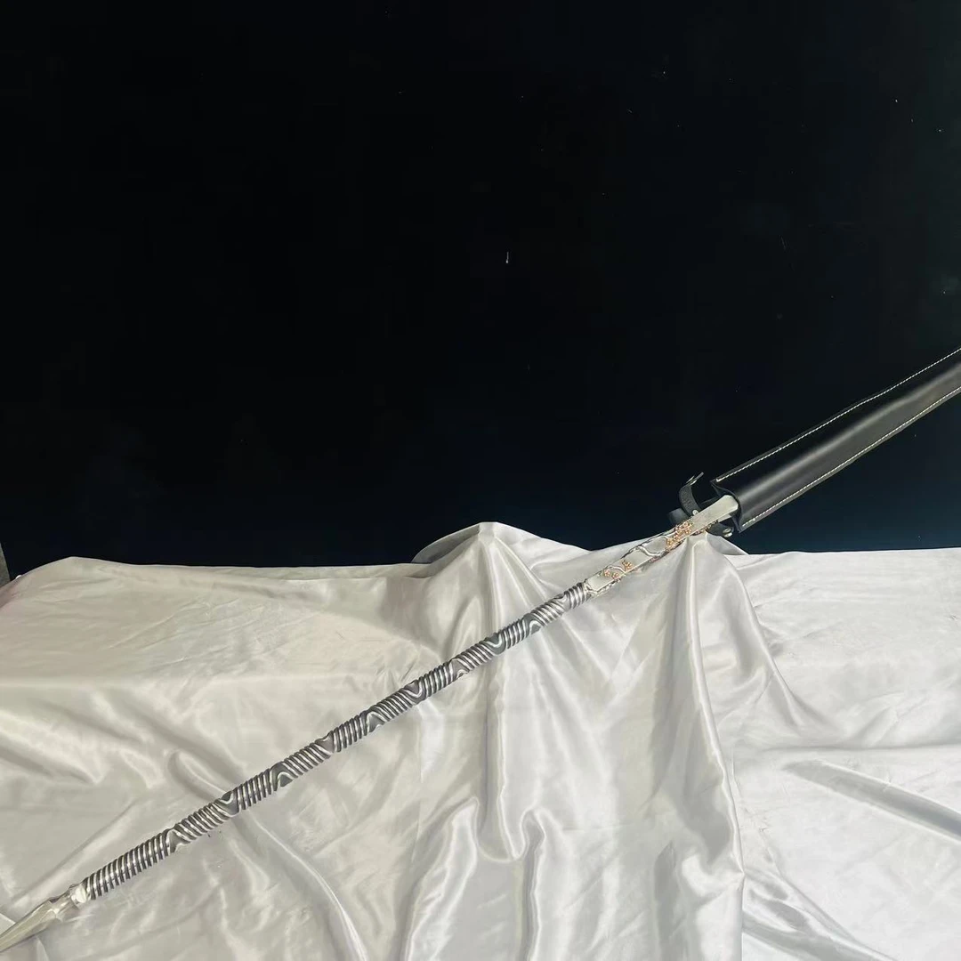 4师哥作品一体扭转工艺折叠锻打花纹钢镶嵌梅花工艺品收藏未开刃