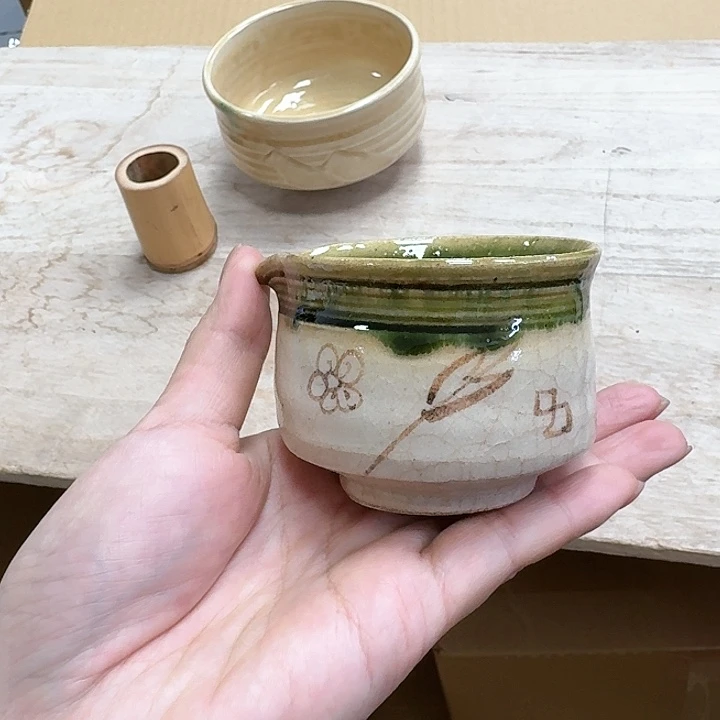 树*瓷器。            瓷器