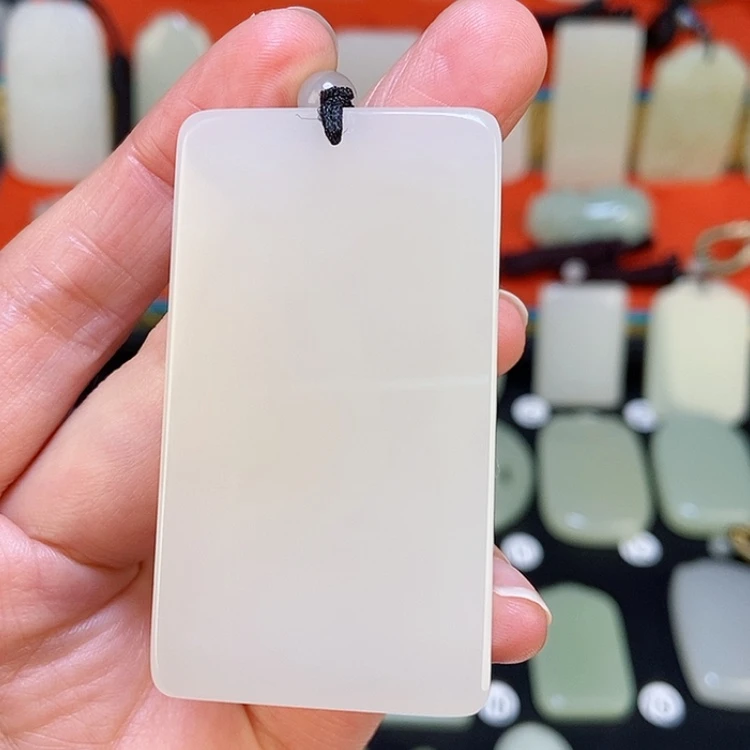 【闪购商品】颈饰未镶嵌和田玉