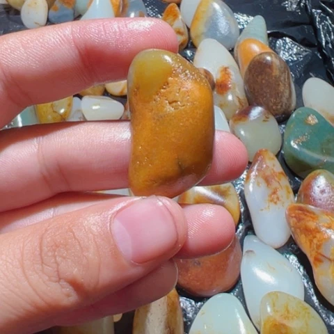 和田玉未镶嵌颈饰16.8克