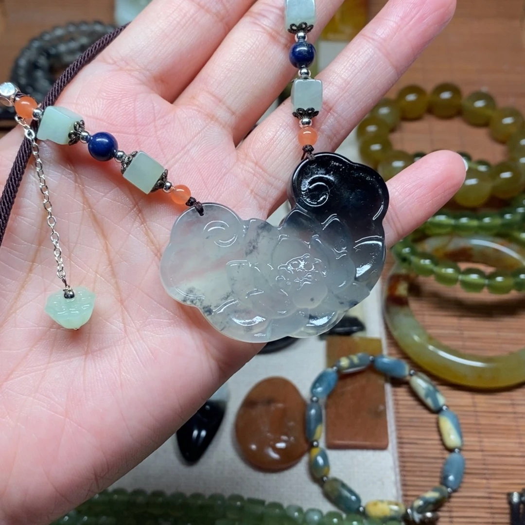 蛇纹石玉未镶嵌挂件