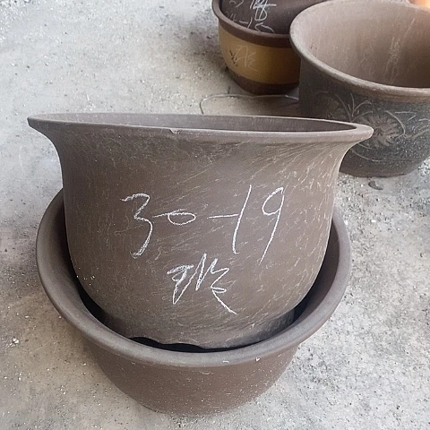 中国宜兴紫砂花盆，