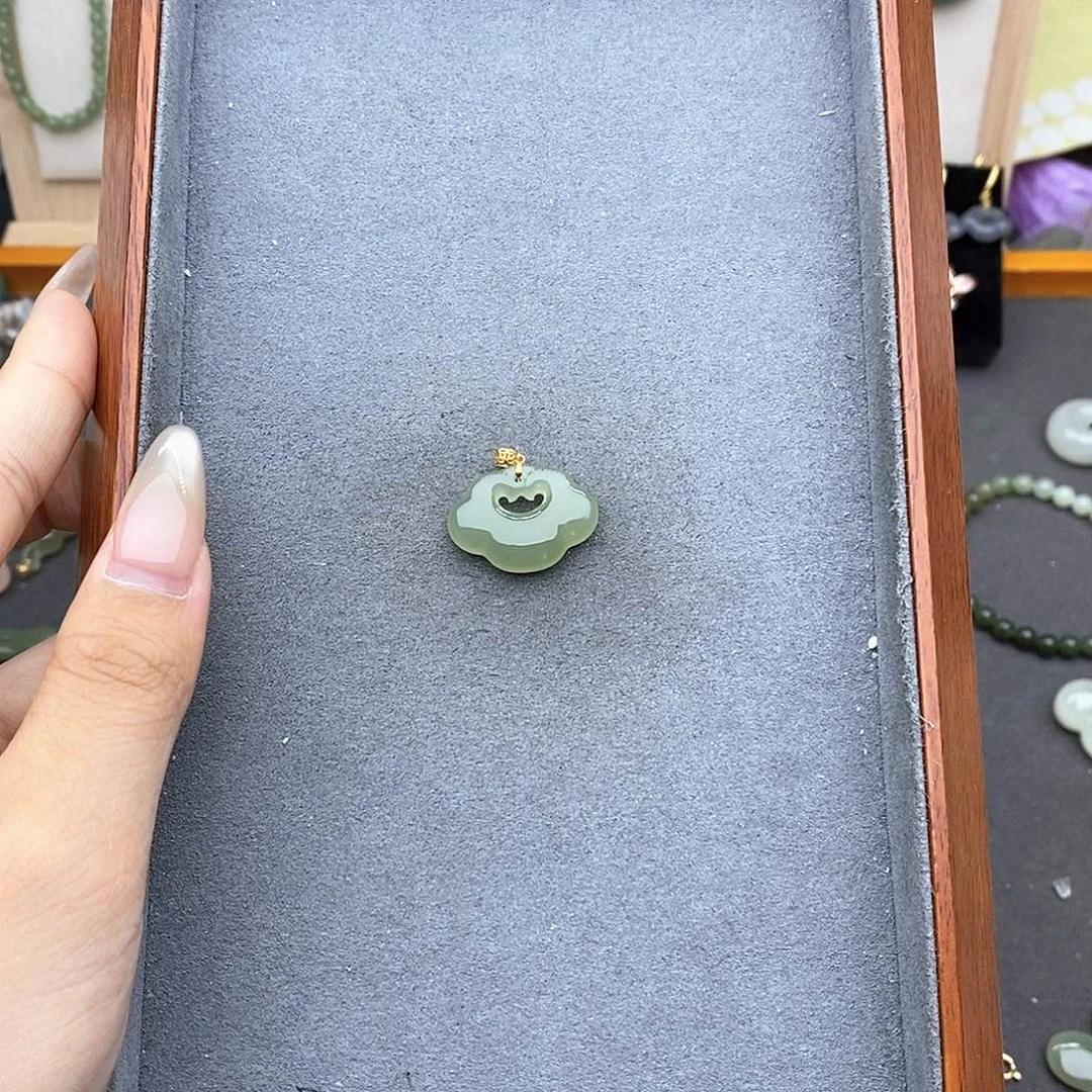 和田玉18K金镶嵌吊坠(不含链)